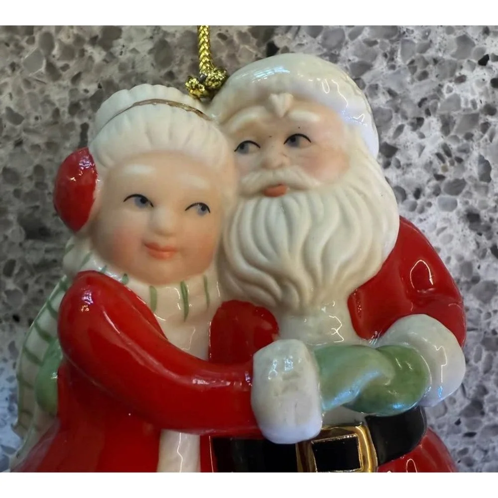 Lenox Porcelain Christmas Ice Skating Santa and‎ Mrs. Claus Ornament in Box